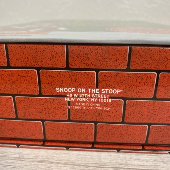 NIB 2024 EDITION SNOOP ON THE STOOP A HOOD TRADITION Red Plush Figurine NEW - Picture 6 of 6